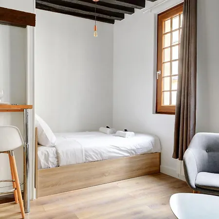 Апартаменты Fabulous In Le Marais Париж